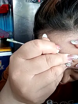 Snapshot of VyOanh2K chatting on February 28, 2026, 6:57 am VyOanh2K online show from February 28, 2026, 6:57 am