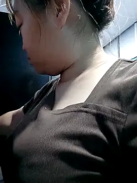 Snapshot of VyOanh2K chatting on February 11, 2026, 3:34 pm VyOanh2K online show from February 11, 2026, 3:34 pm