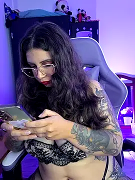 Aria Bennett21 online show from April 18, 2026, 3:53 am