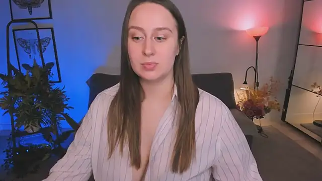 Snapshot of Lattea chatting on November 13, 2025, 10:46 pm Lattea online show from November 13, 2025, 10:46 pm