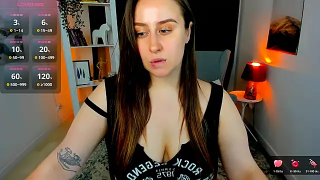 Snapshot of Lattea chatting on October 18, 2025, 4:20 pm Lattea online show from October 18, 2025, 4:20 pm