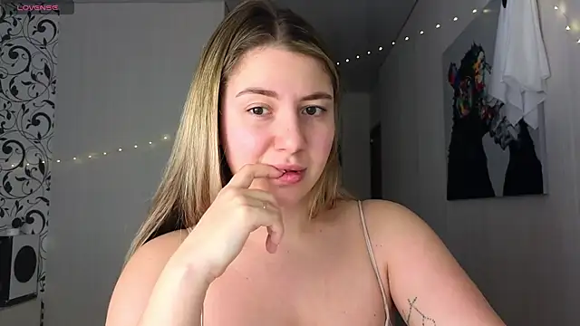 Yassyaaa online show from February 10, 2025, 2:19 am