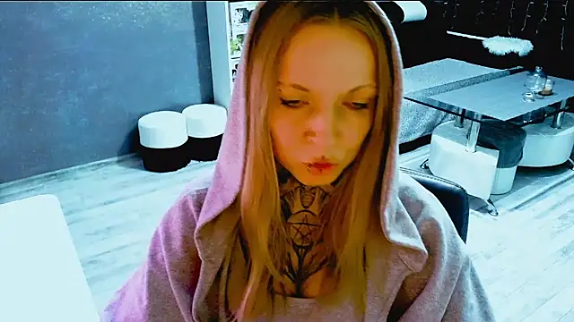 InesGold online show from October 17, 2025, 8:21 pm