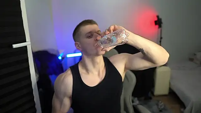 Snapshot of Bruno_Banani chatting on October 7, 2025, 8:21 pm Bruno Banani online show from October 7, 2025, 8:21 pm