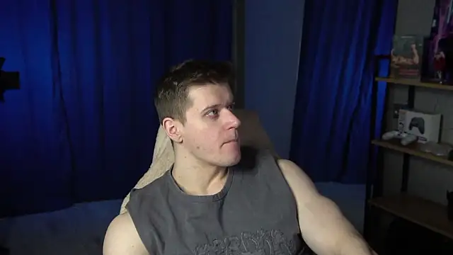 Snapshot of Bruno_Banani chatting on February 2, 2026, 7:02 pm Bruno Banani online show from February 2, 2026, 7:02 pm