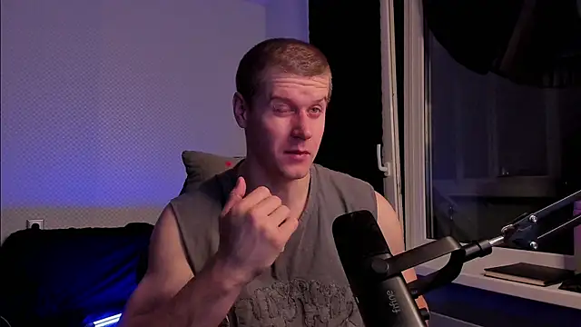 Snapshot of Bruno_Banani chatting on September 30, 2025, 5:30 pm Bruno Banani online show from September 30, 2025, 5:30 pm