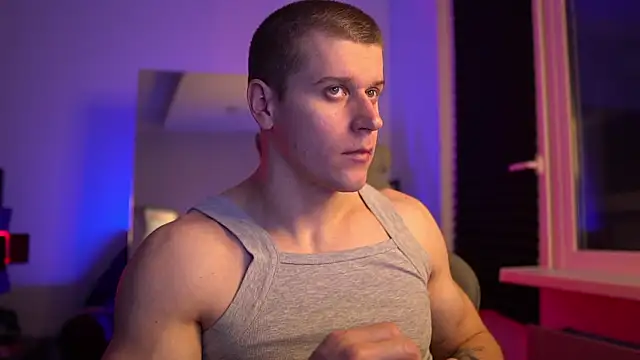 Snapshot of Bruno_Banani chatting on September 27, 2025, 7:20 pm Bruno Banani online show from September 27, 2025, 7:20 pm