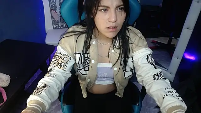 MartinaFonse online show from March 6, 2025, 2:09 am