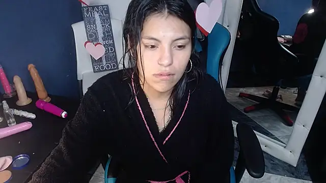 MartinaFonse online show from February 28, 2025, 6:52 pm