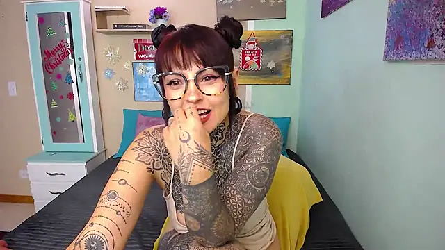 LolaRouse online show from December 9, 2024, 7:07 pm