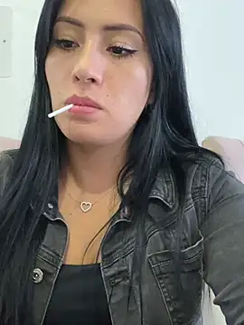Snapshot of Sara_luna_ chatting on April 9, 2026, 9:10 pm Sara luna online show from April 9, 2026, 9:10 pm