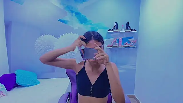 DEMI LEED online show from November 20, 2025, 11:33 am