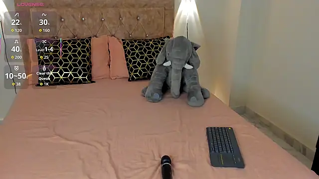 Snapshot of Rihana_hot01 chatting on October 9, 2025, 1:28 am Rihana hot01 online show from October 9, 2025, 1:28 am