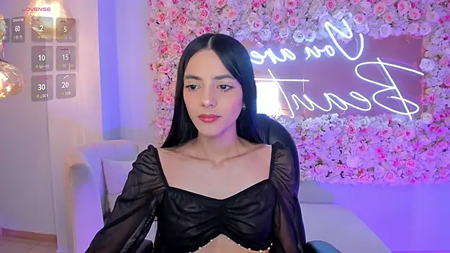 HannahJamesX online show from January 18, 2026, 11:30 pm