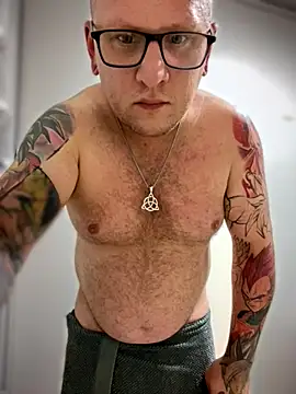 Snapshot of PierreNaked89 chatting on October 6, 2025, 11:05 pm PierreNaked89 online show from October 6, 2025, 11:05 pm