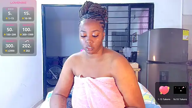 Snapshot of CiaraEbony chatting on March 9, 2025, 1:35 am CiaraEbony online show from March 9, 2025, 1:35 am