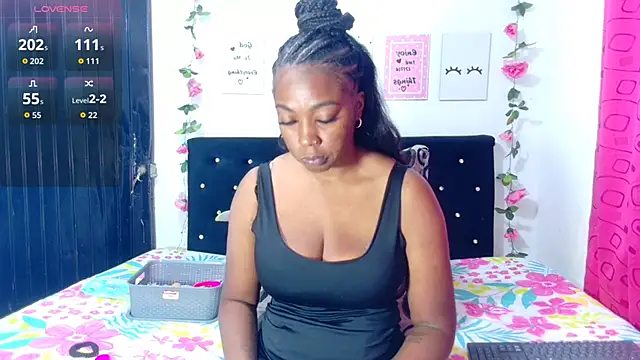 Snapshot of CiaraEbony chatting on September 15, 2025, 10:32 pm CiaraEbony online show from September 15, 2025, 10:32 pm