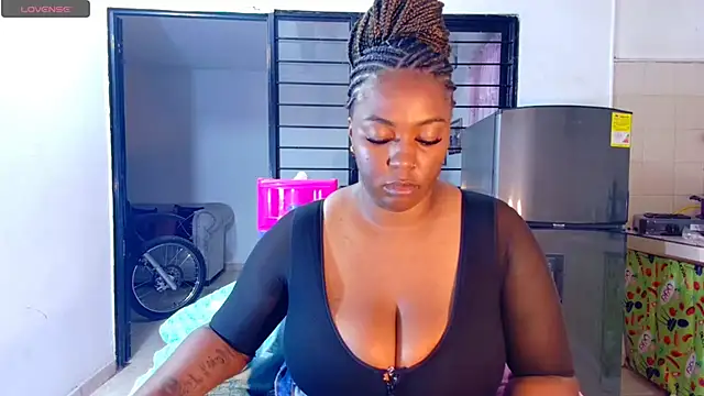 Snapshot of CiaraEbony chatting on March 9, 2025, 10:19 pm CiaraEbony online show from March 9, 2025, 10:19 pm