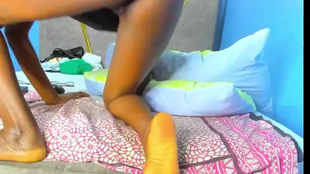 Pretty Shall online show from October 30, 2025, 11:23 pm