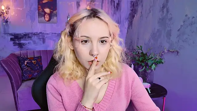JasmineMilko online show from March 6, 2025, 5:03 am