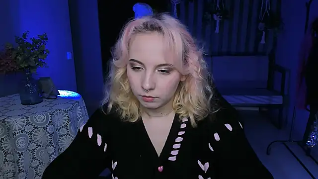 JasmineMilko online show from February 19, 2025, 5:05 am