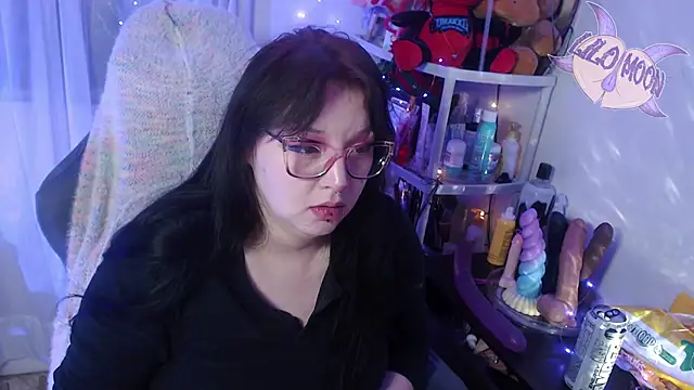 LiloMoon69 online show from March 7, 2025, 6:46 am