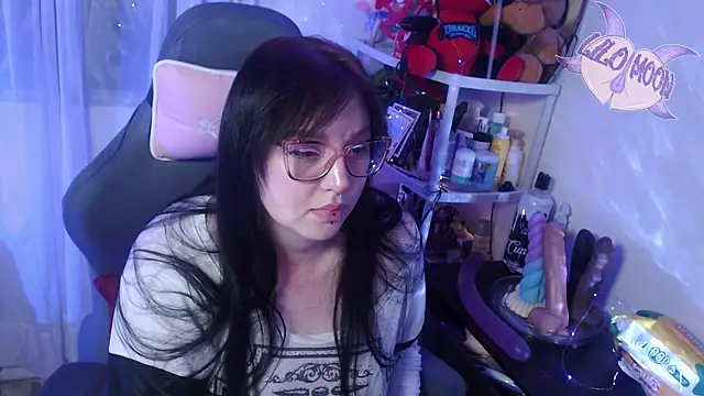 LiloMoon69 online show from March 3, 2025, 6:31 am