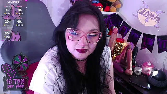 LiloMoon69 online show from November 5, 2025, 4:54 pm