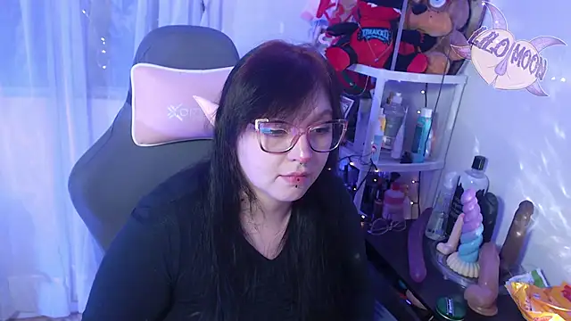 LiloMoon69 online show from February 27, 2025, 7:19 am