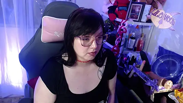 LiloMoon69 online show from February 21, 2025, 7:12 am