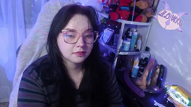 LiloMoon69 online show from March 4, 2025, 4:17 am