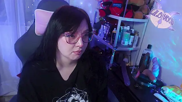 LiloMoon69 online show from March 18, 2025, 7:01 am