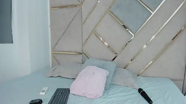 Snapshot of Daddysgirl1_ chatting on February 27, 2025, 4:57 am Daddysgirl1  online show from February 27, 2025, 4:57 am