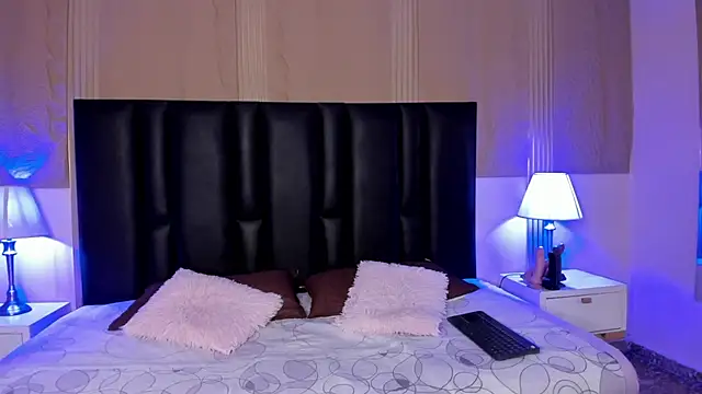 Milf meli online show from December 3, 2025, 7:13 pm