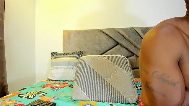 Deliciouscocoa online show from April 15, 2026, 11:27 pm