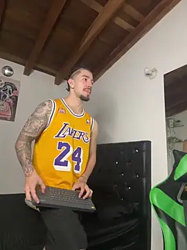 Valentino Xander online show from November 7, 2025, 12:37 am