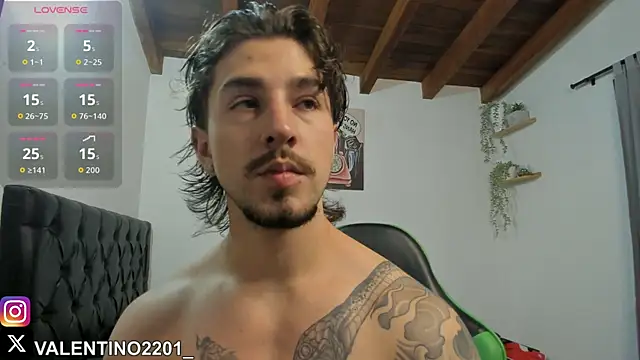 Snapshot of Valentino_Xander chatting on October 9, 2025, 12:55 am Valentino Xander online show from October 9, 2025, 12:55 am