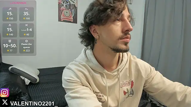 Snapshot of Valentino_Xander chatting on October 2, 2025, 12:47 am Valentino Xander online show from October 2, 2025, 12:47 am