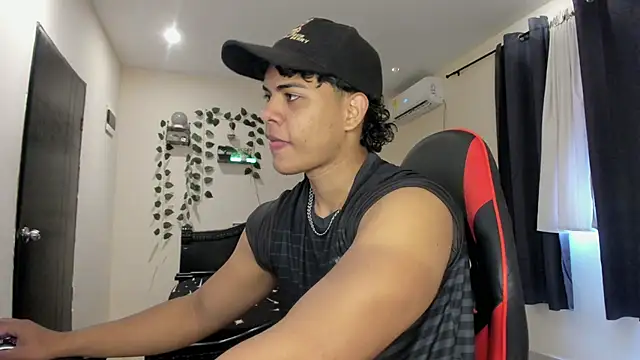 Snapshot of johan_beley_ chatting on October 5, 2025, 4:53 pm johan beley online show from October 5, 2025, 4:53 pm