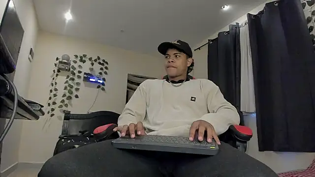 Snapshot of johan_beley_ chatting on September 27, 2025, 5:30 pm johan beley online show from September 27, 2025, 5:30 pm