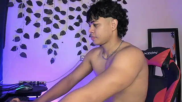 Snapshot of johan_beley_ chatting on November 7, 2025, 2:32 pm johan beley online show from November 7, 2025, 2:32 pm