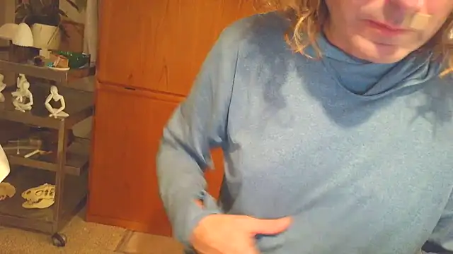 costanza7070 online show from December 3, 2025, 6:57 am