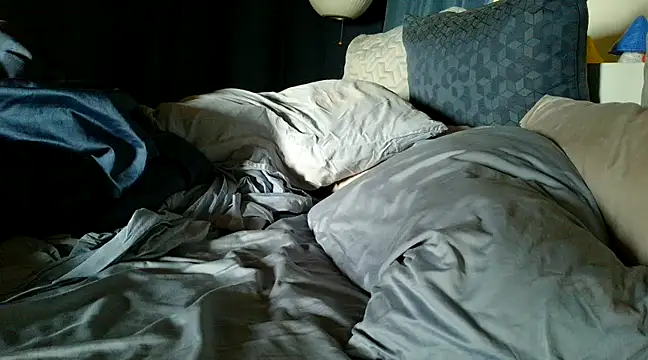 Snapshot of costanza7070 chatting on February 17, 2025, 7:23 pm costanza7070 online show from February 17, 2025, 7:23 pm