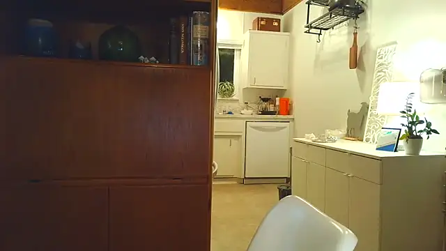 costanza7070 online show from November 15, 2025, 4:49 am