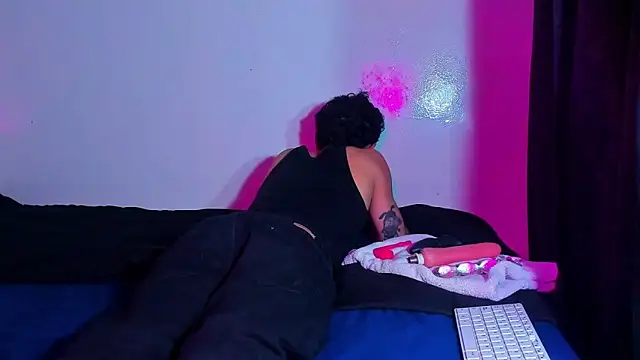 Piggy Eddy online show from February 26, 2026, 2:22 am