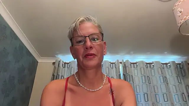 JennyHazel1 online show from September 12, 2025, 1:00 pm