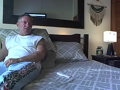 Snapshot of SaraandJuanDP chatting on November 5, 2025, 9:51 pm SaraandJuanDP online show from November 5, 2025, 9:51 pm