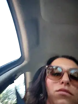 Snapshot of Izabella_Bella chatting on March 2, 2026, 6:36 am Izabella Bella online show from March 2, 2026, 6:36 am