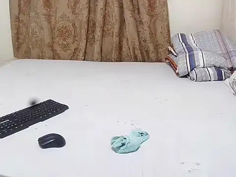 slender sweet online show from November 22, 2025, 3:22 pm