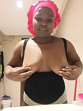 Snapshot of Yours_faithfully1 chatting on November 12, 2025, 4:55 pm Yours faithfully1 online show from November 12, 2025, 4:55 pm